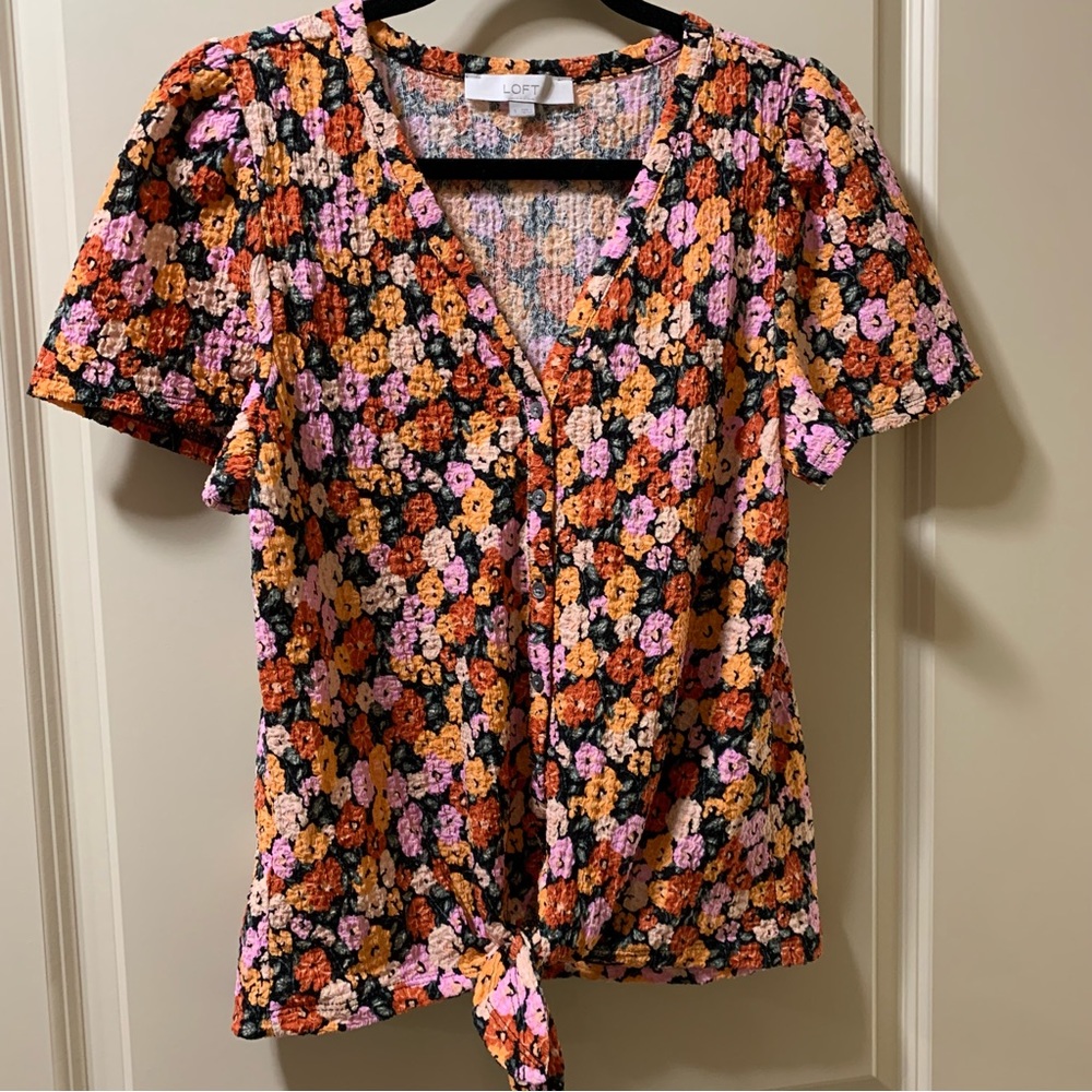 LOFT Floral Textured Button Tie Front Top - Small